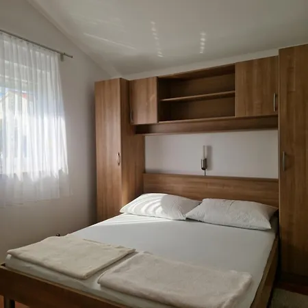 아파트 Haus Milana Sabunike
