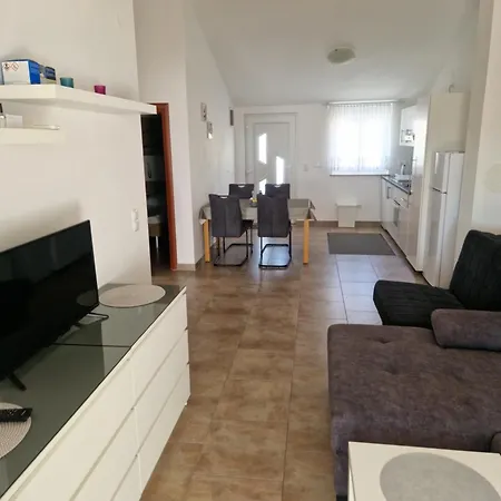 Haus Milana Sabunike 아파트 *